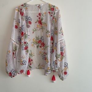 Time and Tru Floral Top Size L